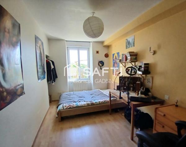 Maison en campagne avec 8 chambres, dépendances . Activité Pension canine