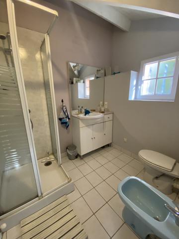 Commequiers (85220) COMMEQUIERS - MAISON 3 CHAMBRES AVEC GARAGE ET DEPENDANCES