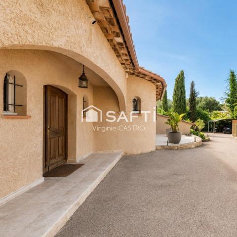 ELEGANCE PROVENCALE - VILLA de 203m2 avec PISCINE, GARAGE & VUE PANORAMIQUE