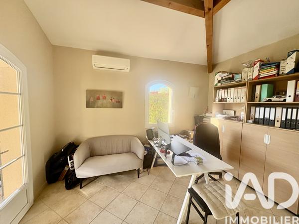 Maison à vendre 6 pièces 151 m² Saint-Cyr-sur-Mer