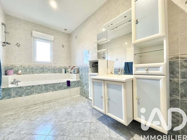 Maison à vendre 9 pièces 278 m² Longuenesse