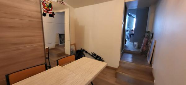 Fonds De Commerce
        
        - 50 m²