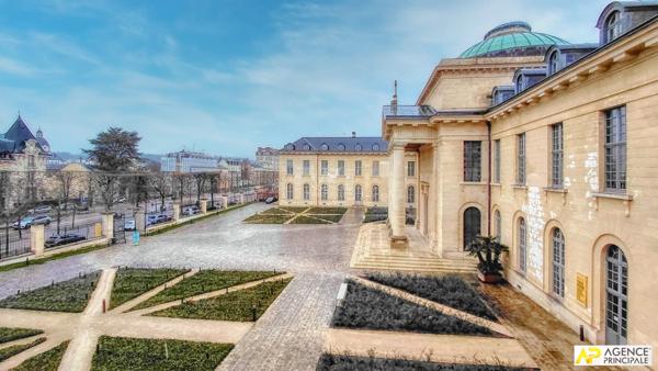 Versailles Notre-Dame 'Les Carrés Richaud" Appartement 3 pièces 51.61 m² carrez situé au 1er étage avec ascenseur et cave €599 000 ** - Référence 27551