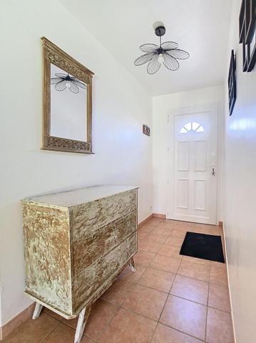 Grande villa de plain pied avec double garage