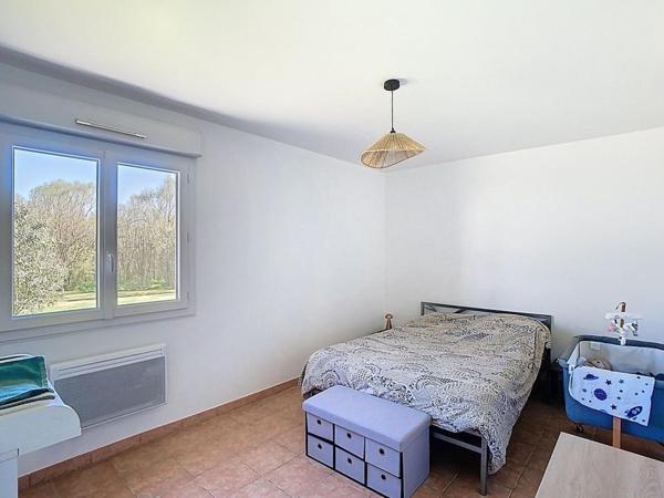 Grande villa de plain pied avec double garage