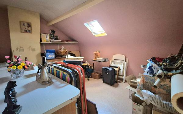 Maison à vendre    6 pièces •  Saint-Léger-du-Bourg-Denis