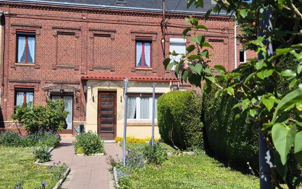 Maison à vendre    6 pièces •  Saint-Léger-du-Bourg-Denis