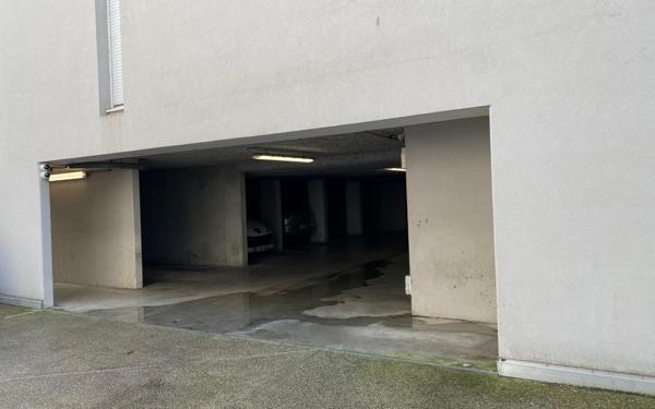 Stationnement à vendre    12 m2 Castelnau-le-Lez