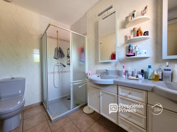 Villa totalement rénovée avec piscine - 3 chambres - Lablachère - 375 000