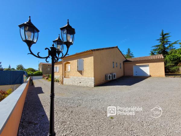 Villa totalement rénovée avec piscine - 3 chambres - Lablachère - 375 000