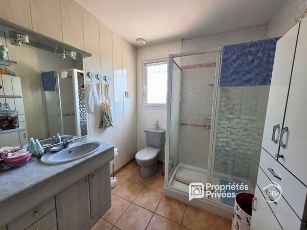 Villa totalement rénovée avec piscine - 3 chambres - Lablachère - 375 000