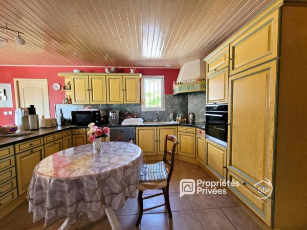 Villa totalement rénovée avec piscine - 3 chambres - Lablachère - 375 000