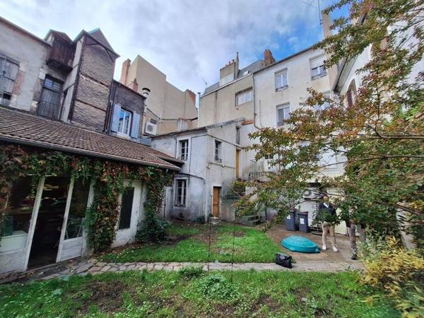 Immeuble à vendre |  Montluçon |  309 m²