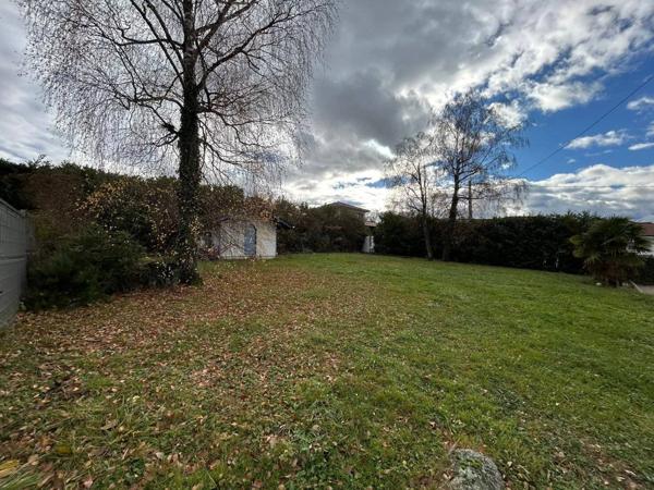 Terrain libre de constructeur 601m² proche lac