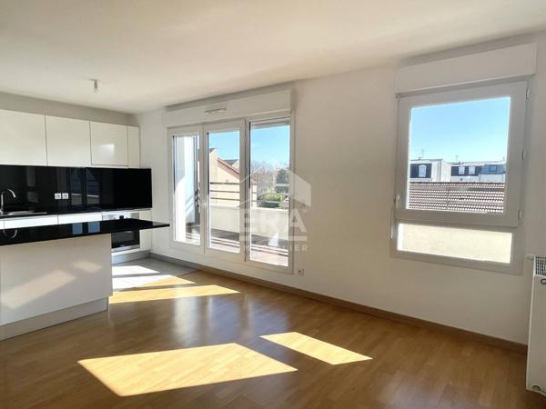 Grand F2 récent, proche RER E Pontault-Combault