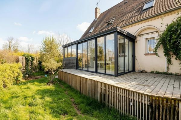 Maison familiale 4 chambres avec sous-sol complet - Proche Chartres -Véranda et atelier .