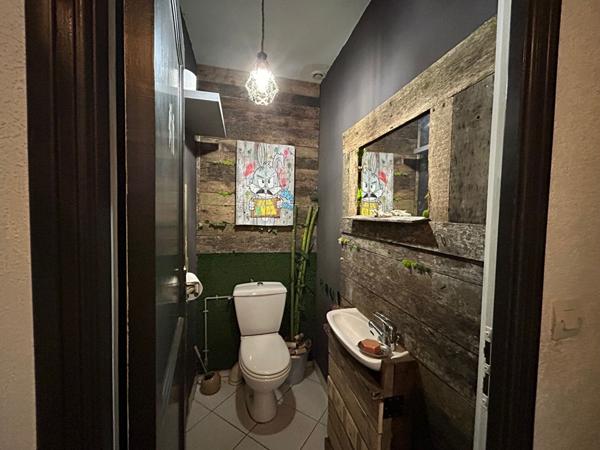 Maison familiale 4 chambres avec sous-sol complet - Proche Chartres -Véranda et atelier .