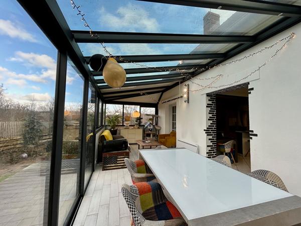 Maison familiale 4 chambres avec sous-sol complet - Proche Chartres -Véranda et atelier .