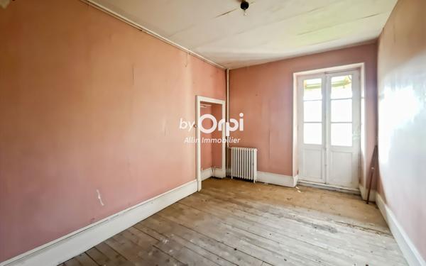 Maison à vendre    8 pièces •  Meaulne