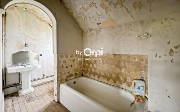 Maison à vendre    8 pièces •  Meaulne