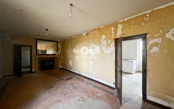 Maison à vendre    8 pièces •  Meaulne