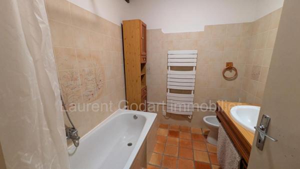 Propriété avec lac et Gites entre Bergerac et Villeneuve sur lot