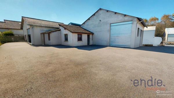 ARC-SUR-TILLE-  Local d'activité de 510 m² sur un terrain d'environ 1 500 m²