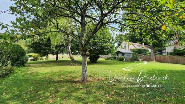 Terrain à bâtir environ 900m²– Environnement privilégié