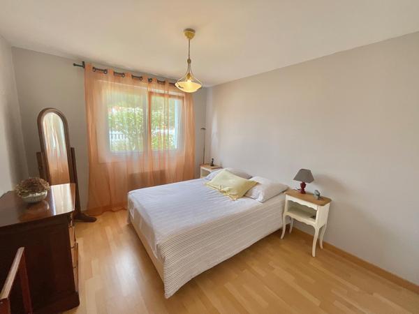 Maison de plain-pied 121m2, 3 chambres, 1 mezzanine, 1 garage proche du centre de Mouilleron