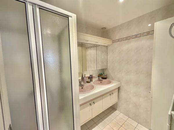 Maison de plain-pied 121m2, 3 chambres, 1 mezzanine, 1 garage proche du centre de Mouilleron