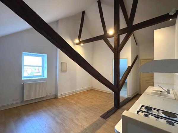 Immeuble à usage mixte à Saint-Savin – Emplacement idéal et revenue potentiel