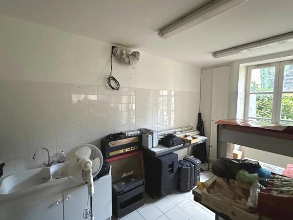 Immeuble à usage mixte à Saint-Savin – Emplacement idéal et revenue potentiel