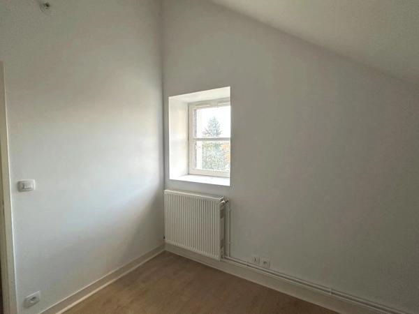 Immeuble à usage mixte à Saint-Savin – Emplacement idéal et revenue potentiel