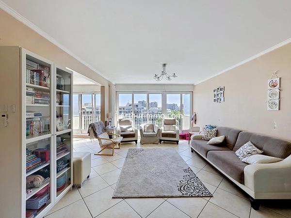 Vente                                                      Appartement
                        
                     4 pièces                      88 m2                     à Créteil