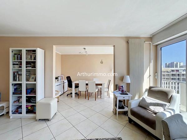 Vente                                                      Appartement
                        
                     4 pièces                      88 m2                     à Créteil