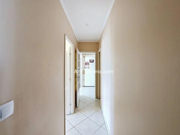 Vente                                                      Appartement
                        
                     4 pièces                      88 m2                     à Créteil