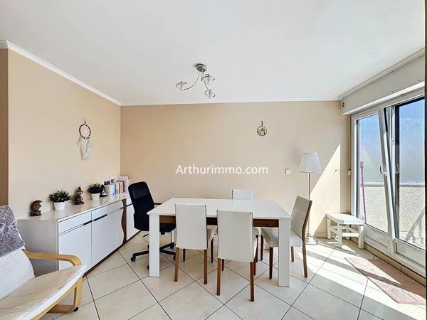 Vente                                                      Appartement
                        
                     4 pièces                      88 m2                     à Créteil