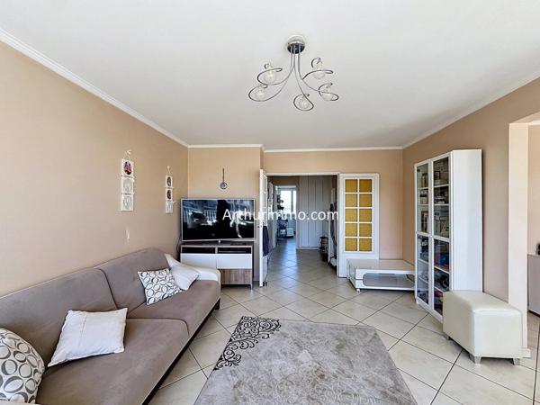 Vente                                                      Appartement
                        
                     4 pièces                      88 m2                     à Créteil