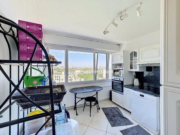 Vente                                                      Appartement
                        
                     4 pièces                      88 m2                     à Créteil