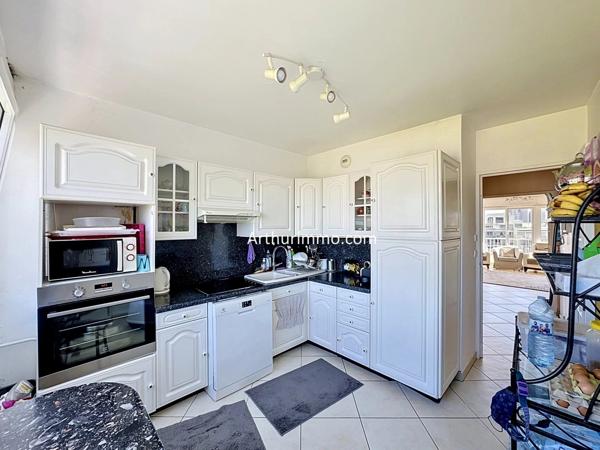 Vente                                                      Appartement
                        
                     4 pièces                      88 m2                     à Créteil