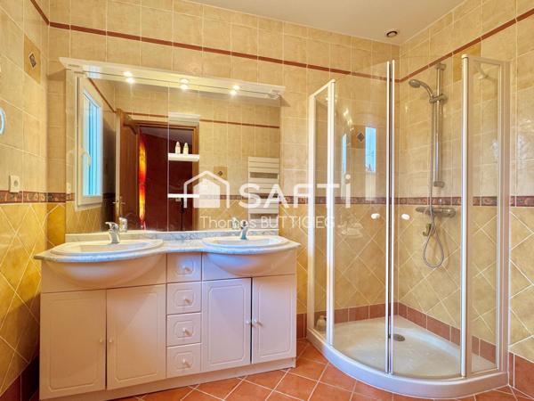 Belle propriété au calme, piscine et repos de chasse.