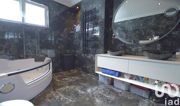 Maison à vendre 7 pièces 160 m² Sainte-Marie-aux-Chênes