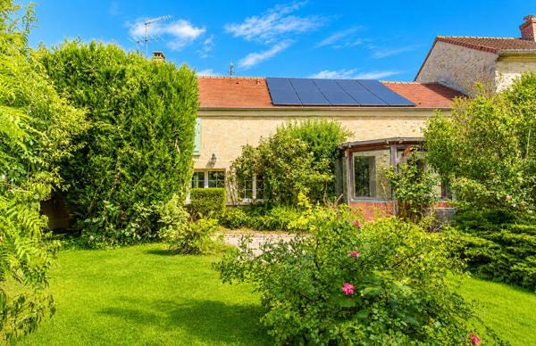Maison de caractère en pierre à Oinville-sur-Montcient