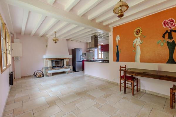 Maison de caractère en pierre à Oinville-sur-Montcient