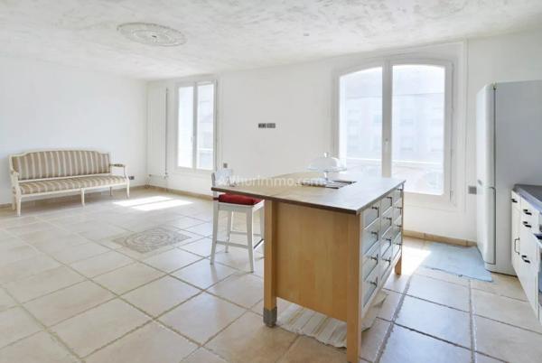 Vente                                                      Appartement
                        
                     3 pièces                      65 m2                     à Villeneuve-Saint-Georges