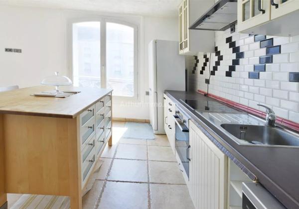 Vente                                                      Appartement
                        
                     3 pièces                      65 m2                     à Villeneuve-Saint-Georges