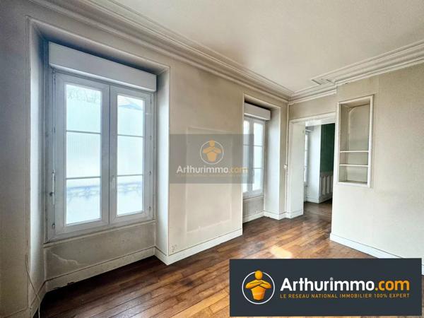 Vente                                                      Local commercial
                        
                                         65 m2                     à Coulommiers