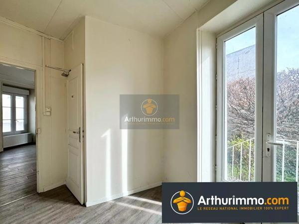 Vente                                                      Local commercial
                        
                                         65 m2                     à Coulommiers