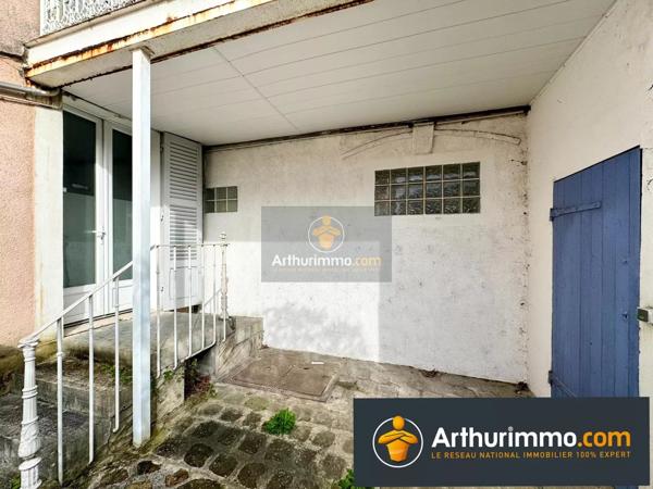 Vente                                                      Local commercial
                        
                                         65 m2                     à Coulommiers