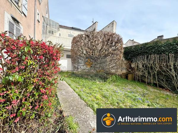 Vente                                                      Local commercial
                        
                                         65 m2                     à Coulommiers